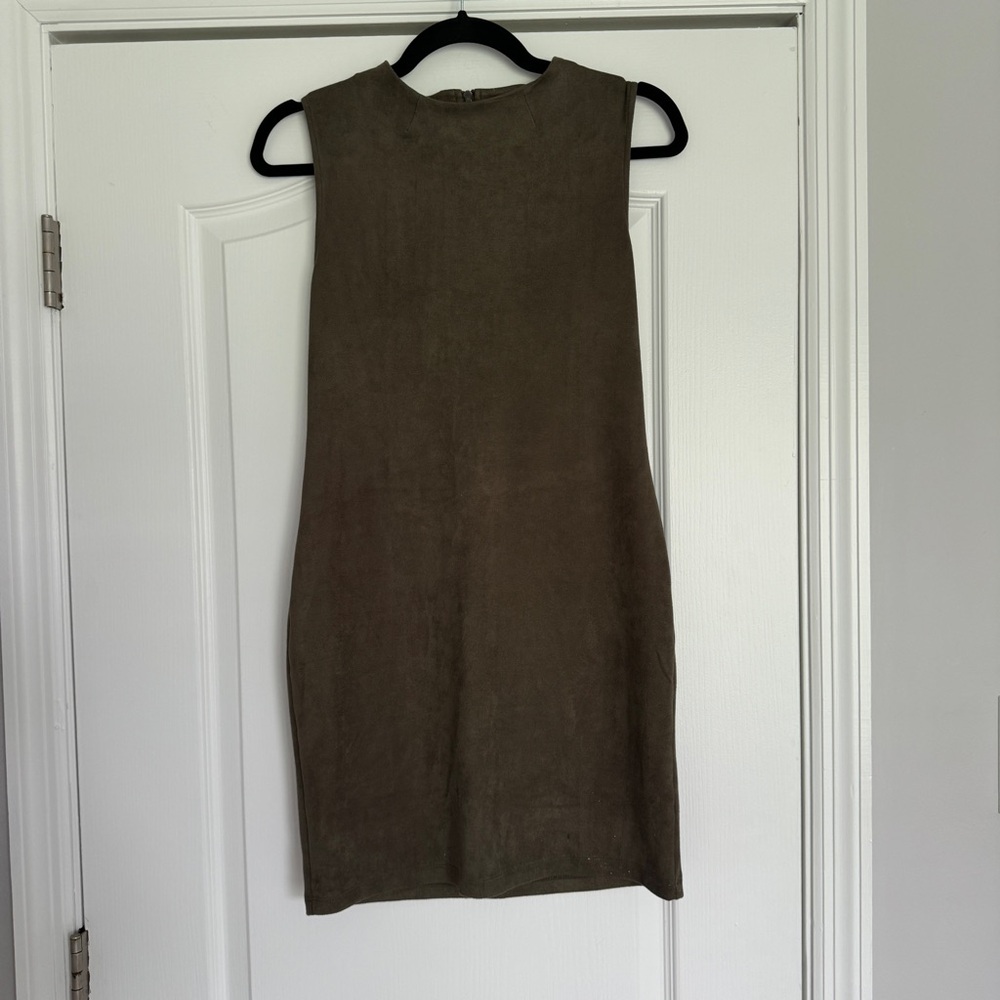 Chloe K velvet dress